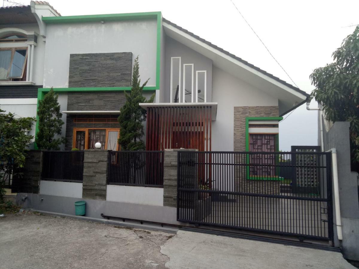 Homestay Syariah Cileunyi, Bandung Timur Extérieur photo